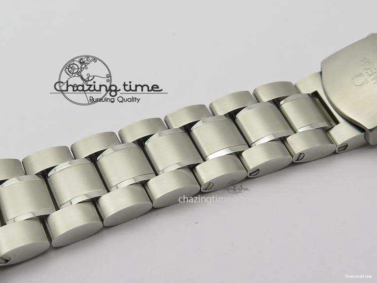 0516 Efficient Speedmaster JHF SS Snoopy Award 45th Anniversary White dial On SS Bracelet 8239
